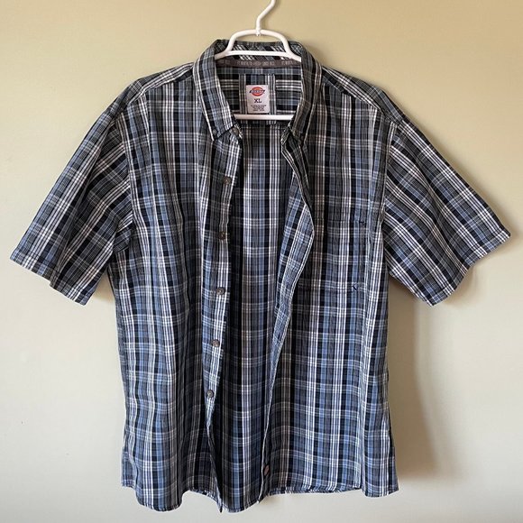 Men's Short-Sleeve, Button-Down, Plaid Shirt w/ Front Pocket (XL) - Picture 2 of 9